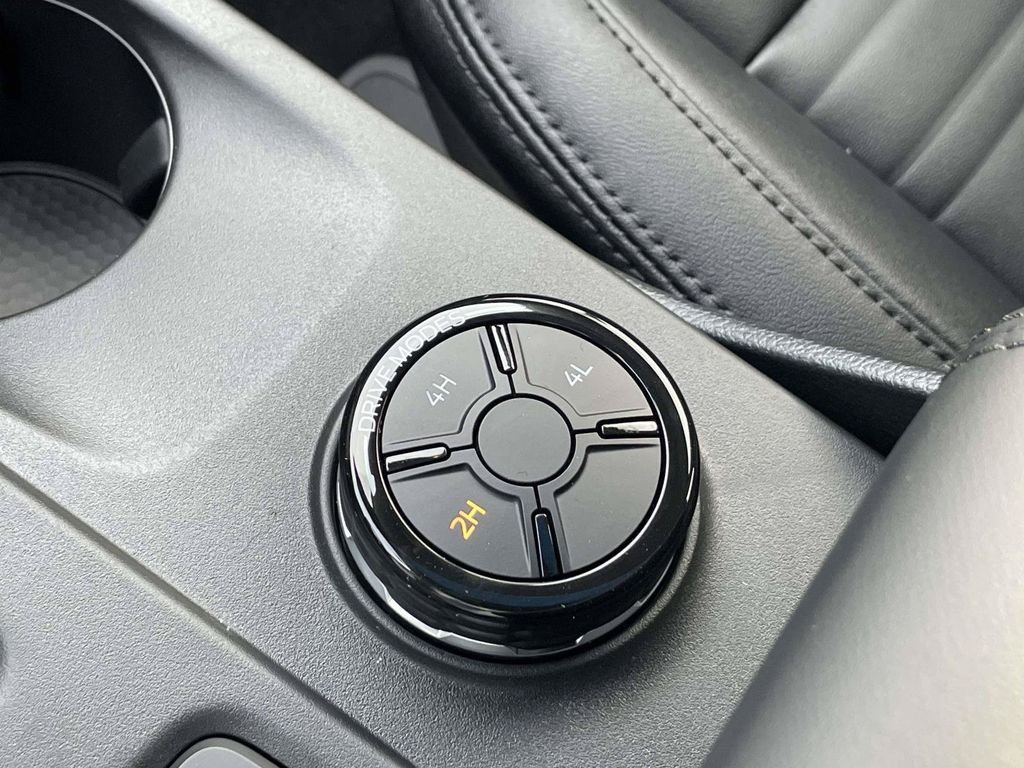 New 2025 Desert Sand Ford LARIAT® image 44