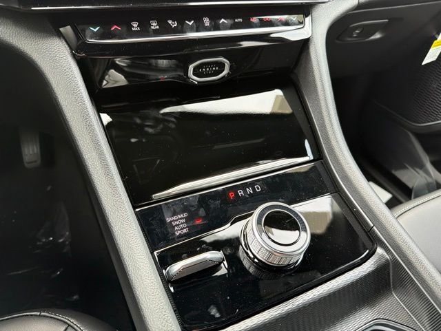 New 2026 Bright White Clear-Coat Exterior Paint Jeep Limited image 19