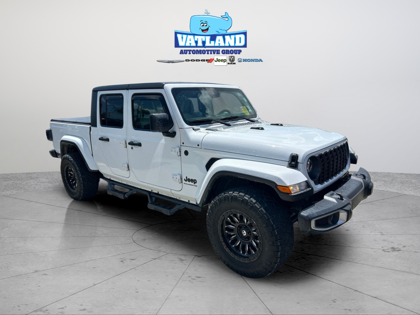 Used 2024 White Jeep Sport S image 22