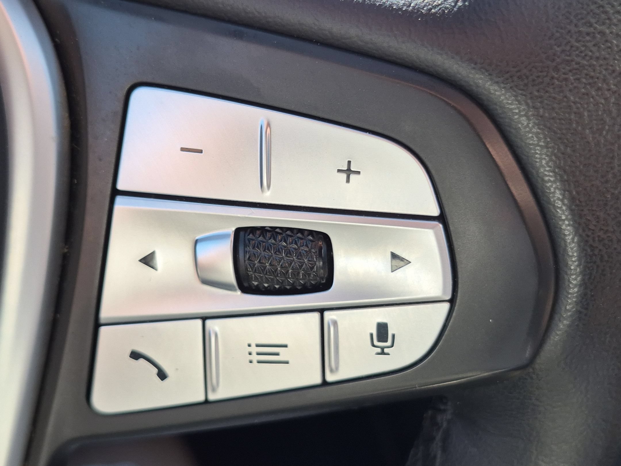 Used 2023 Black Sapphire Metallic BMW xDrive30i image 19
