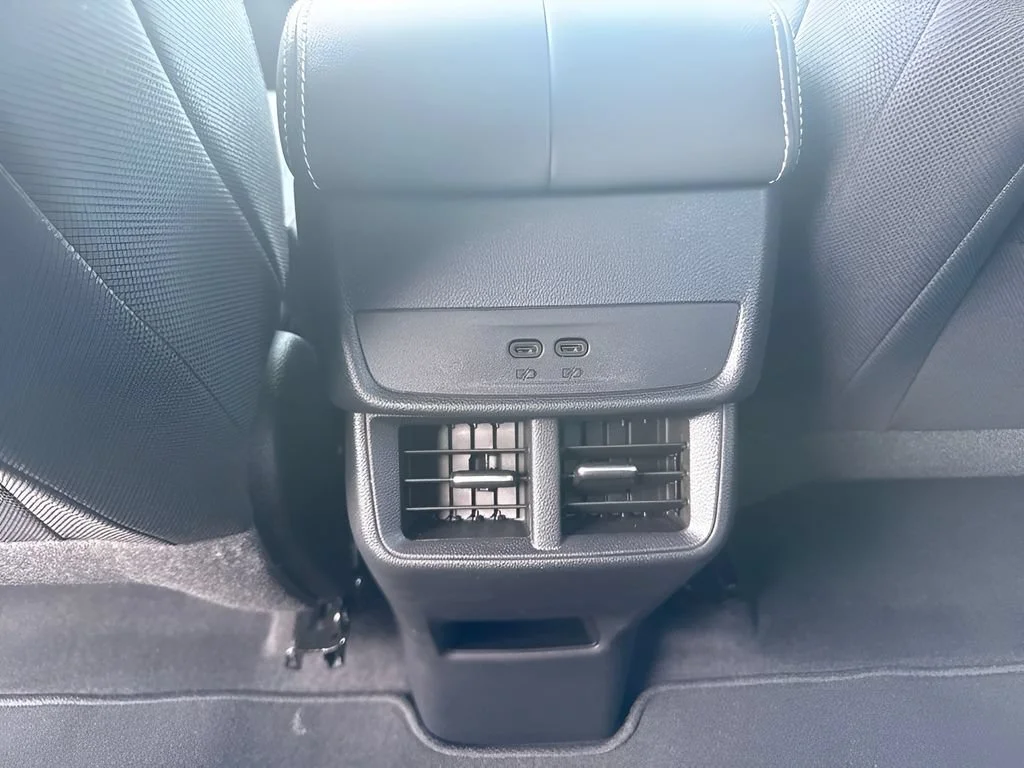 New 2027 Summit White GMC Elevation image 12