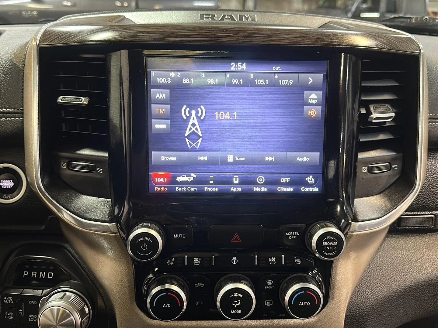 Used 2019 Diamond Black Crystal Pearlcoat Ram Laramie image 21
