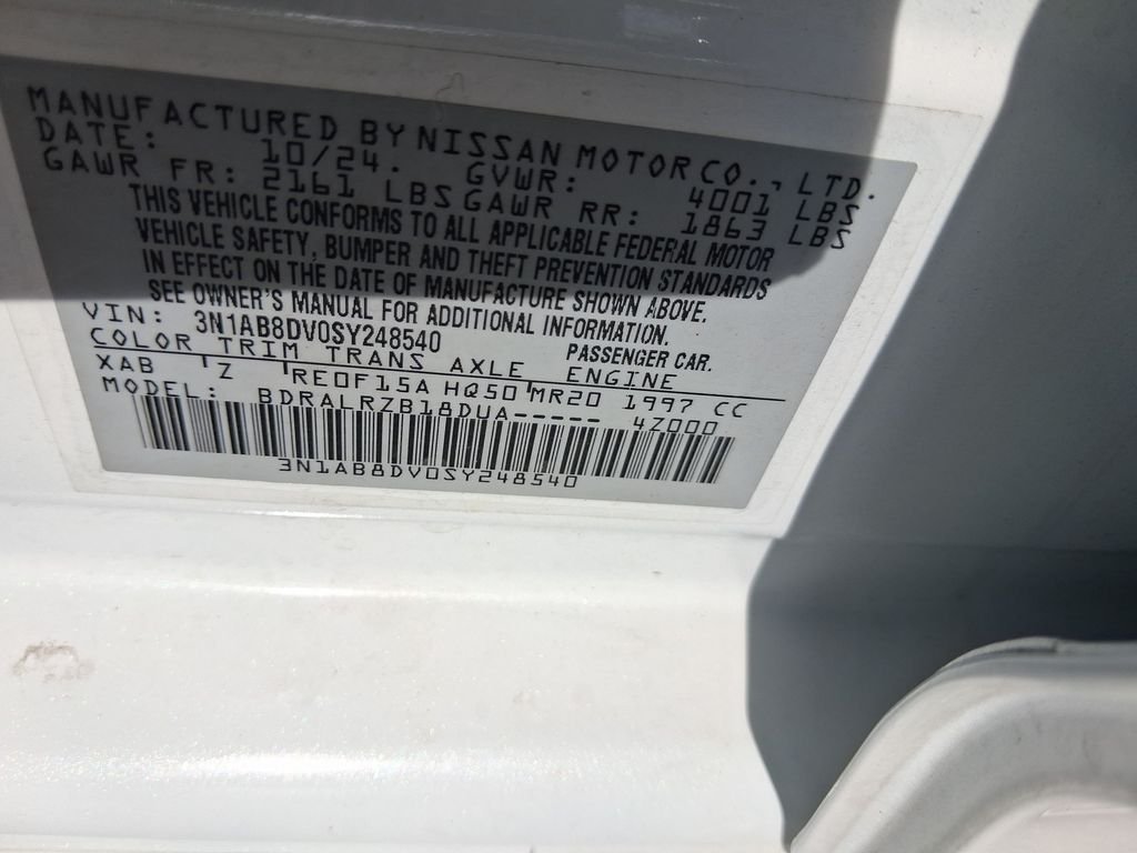 Certified Used 2025 White Nissan SR image 29