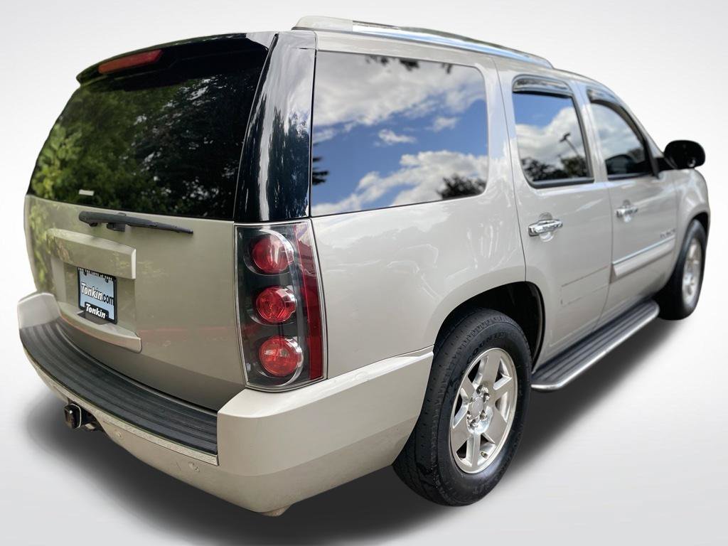 Used 2007 Silver Birch Metallic GMC Denali image 3
