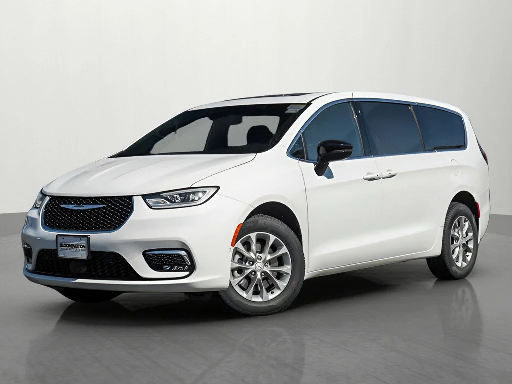 2026 Chrysler Pacifica Select AWD's photo