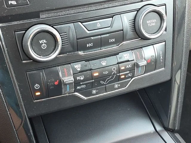 Used 2018 Gray Ford XLT image 36