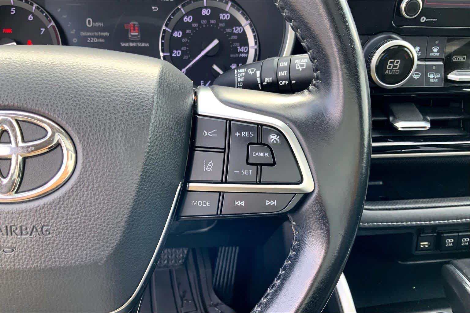 Used 2020 Midnight Black Metallic Toyota XLE image 22