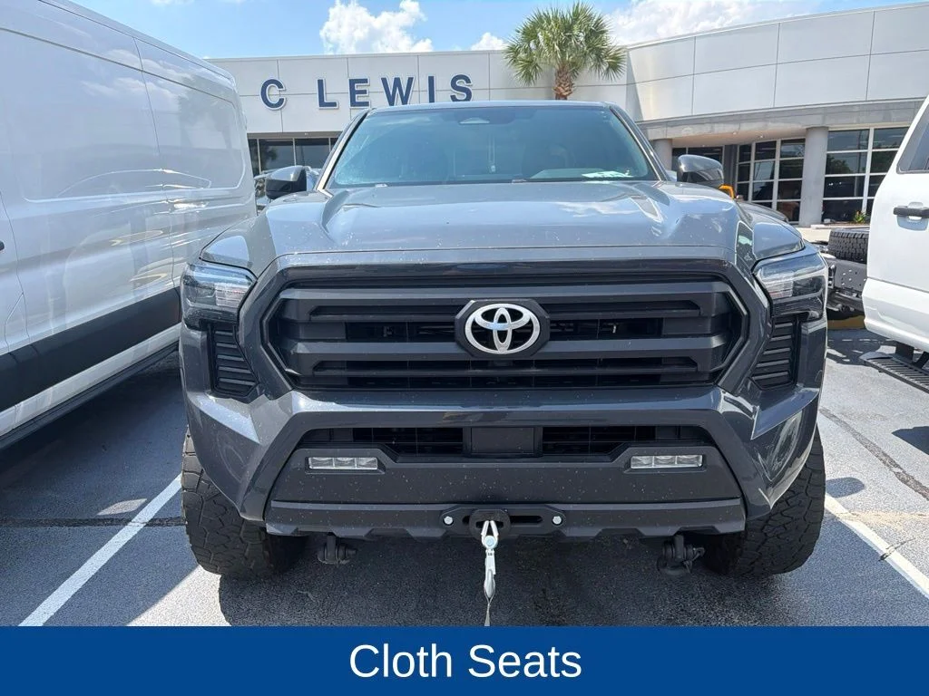Used 2024  Toyota SR5 image 2