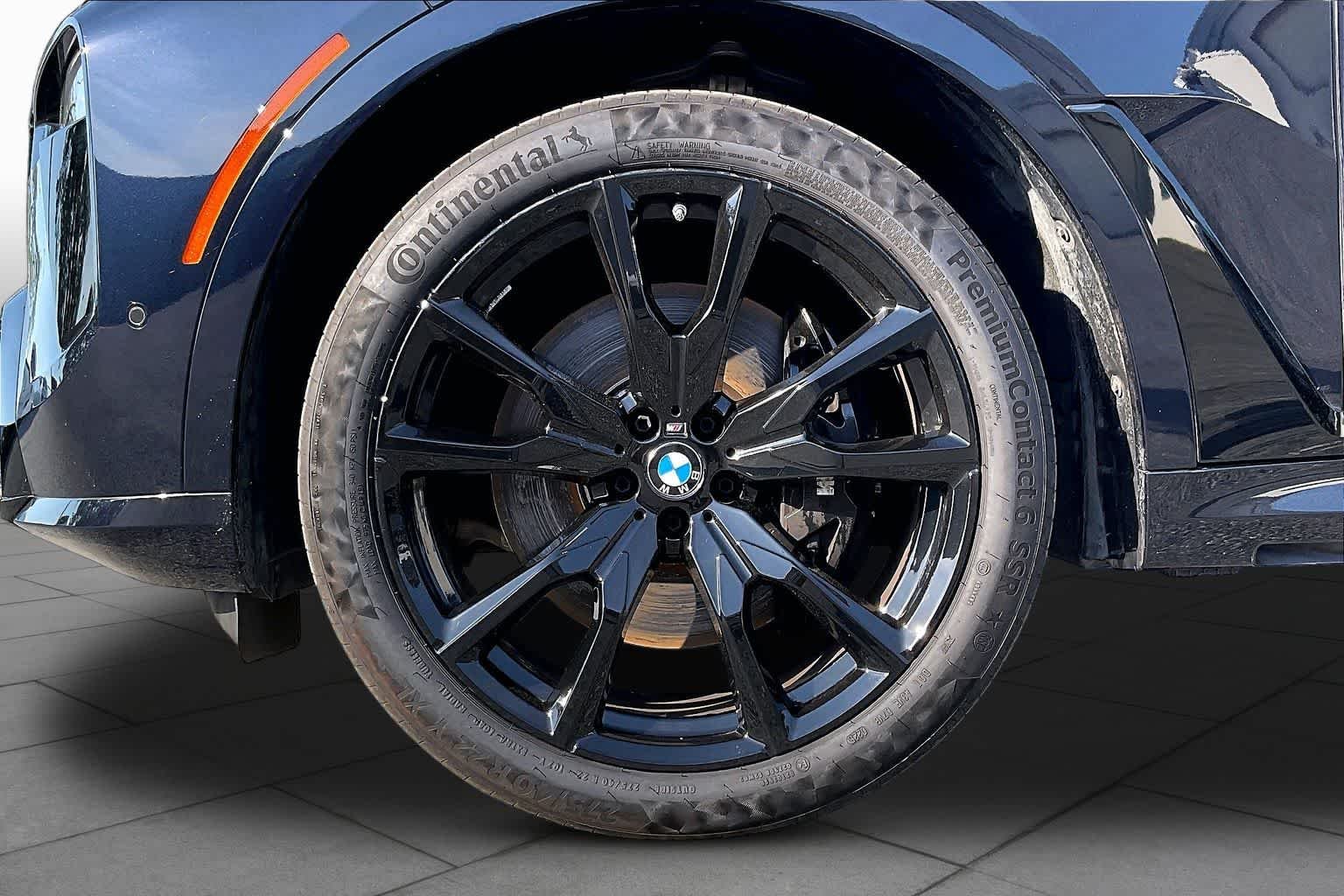 Used 2025 Carbon Black Metallic BMW xDrive40i image 10