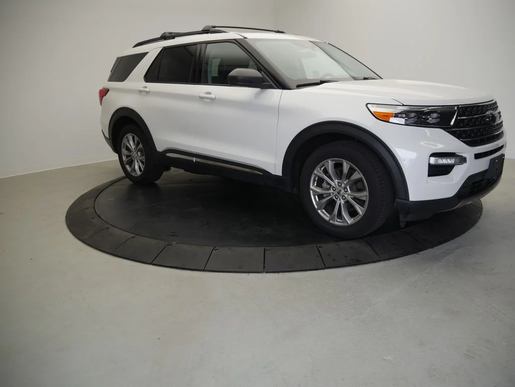 Used 2021 White Metallic Ford XLT image 7