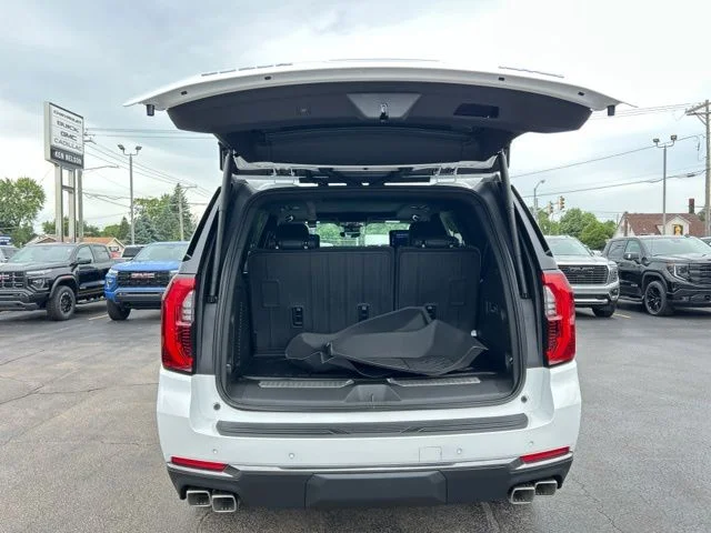 2026 GMC Yukon AT4 - Photo 11