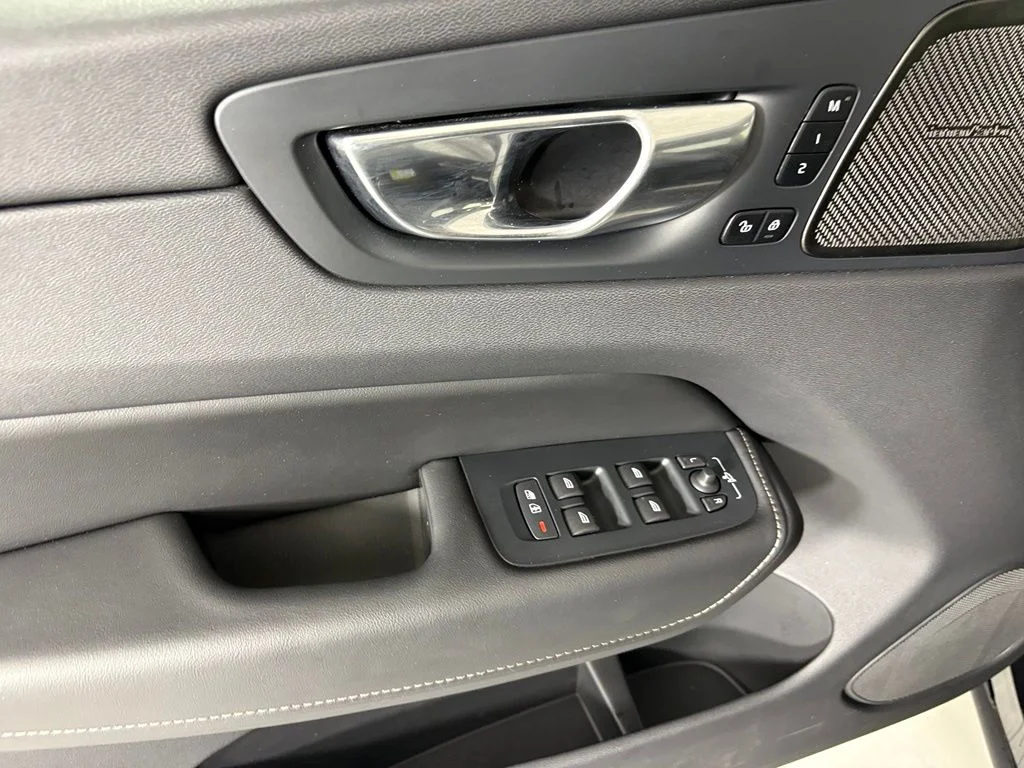 Used 2024 Black Volvo Ultimate image 18