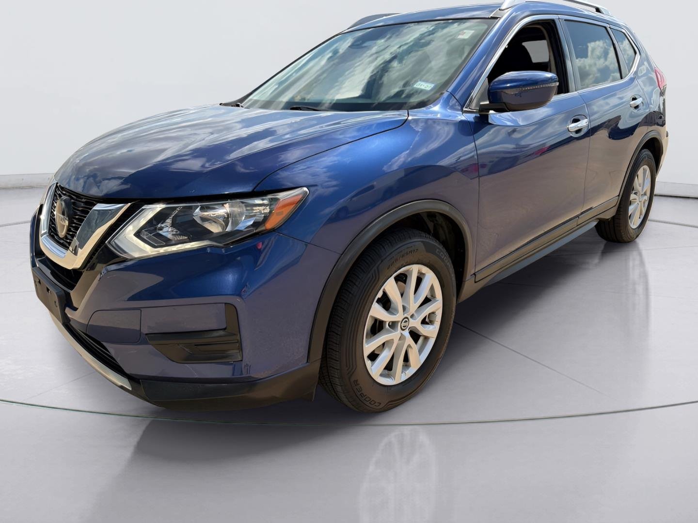 Used 2019 Caspian Blue Metallic Nissan SV image 1