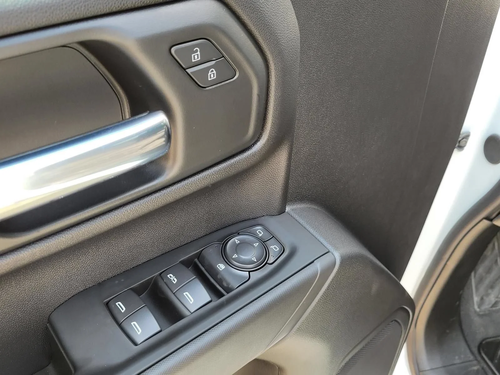 2026 Chevrolet Silverado 1500 Custom - Photo 13