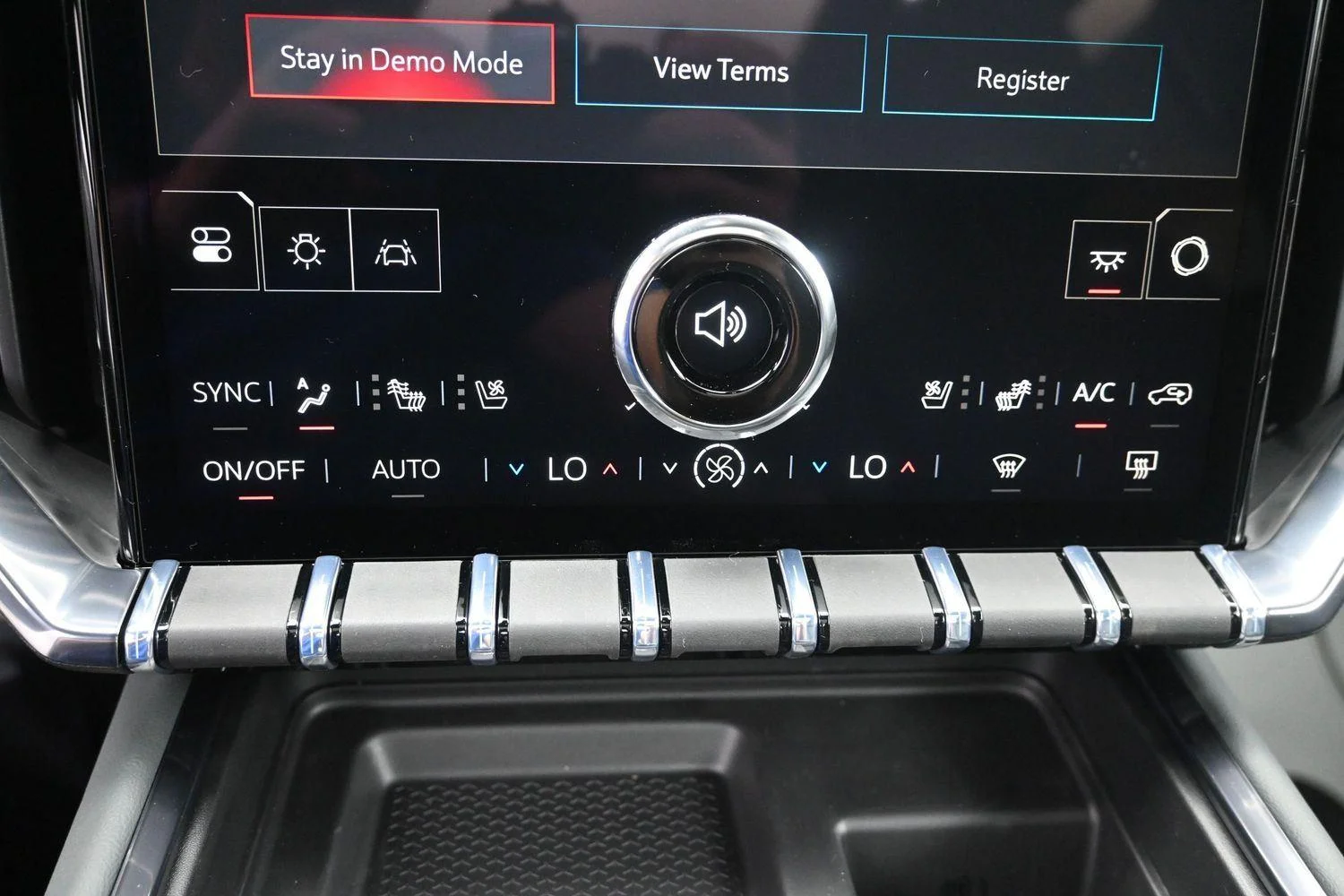 2026 GMC Acadia AT4 - Photo 33