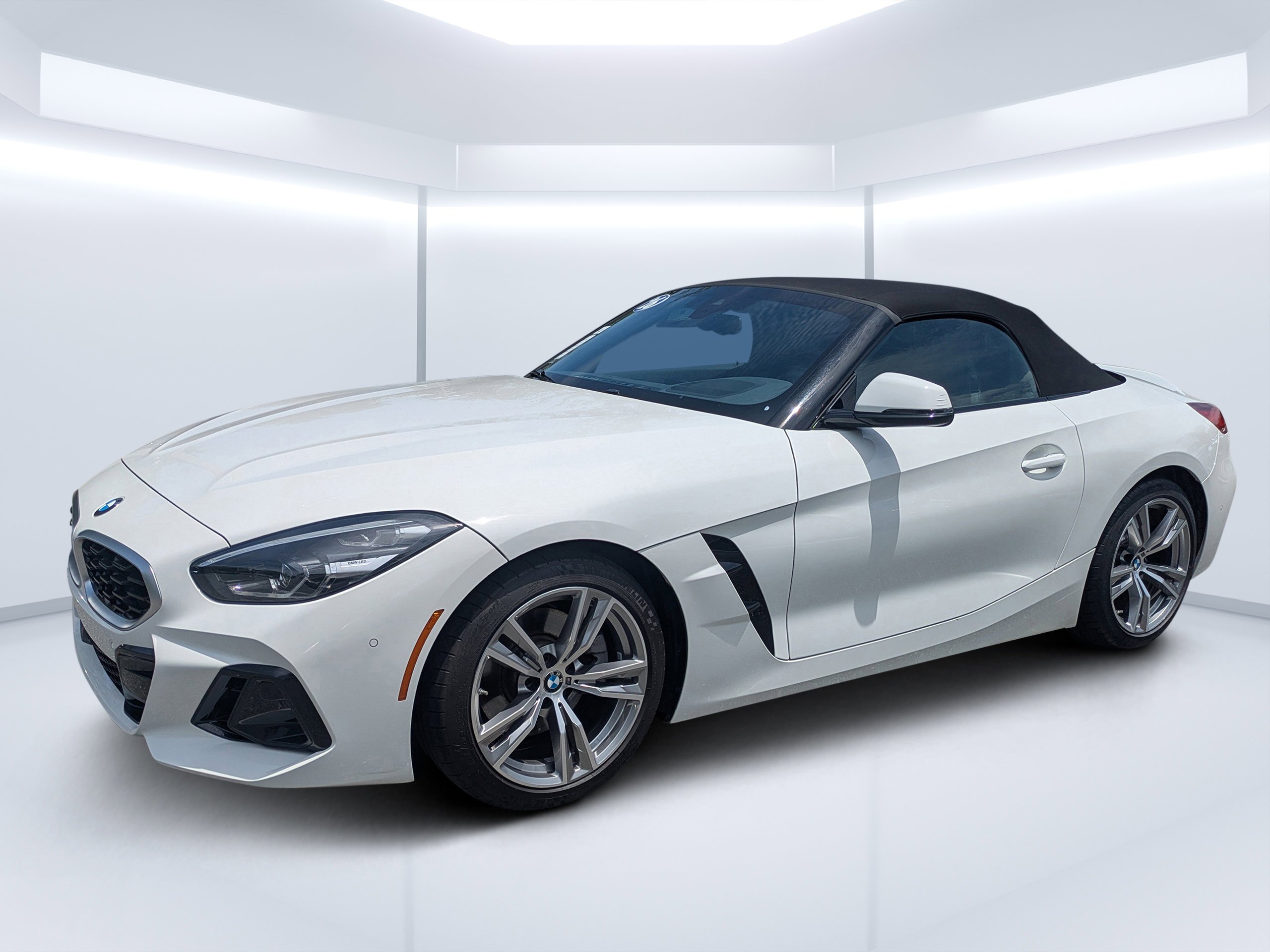 Used 2026 Alpine White BMW sDrive30i image 7
