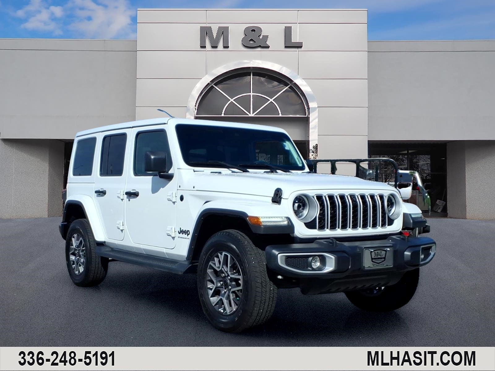 2025 Jeep Wrangler Sahara's photo