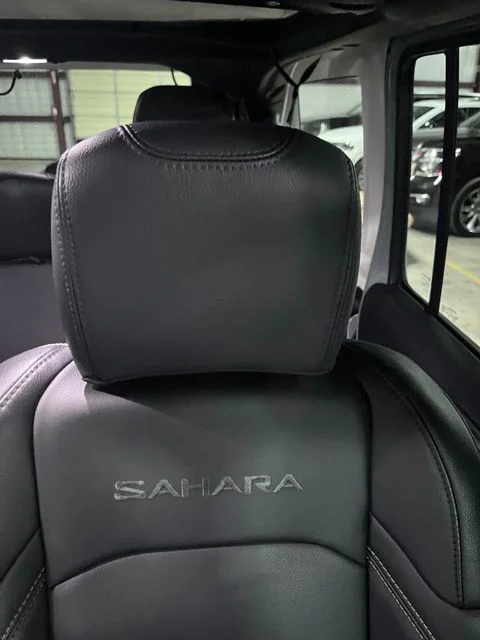 Used 2024 Gray Jeep Sahara image 17