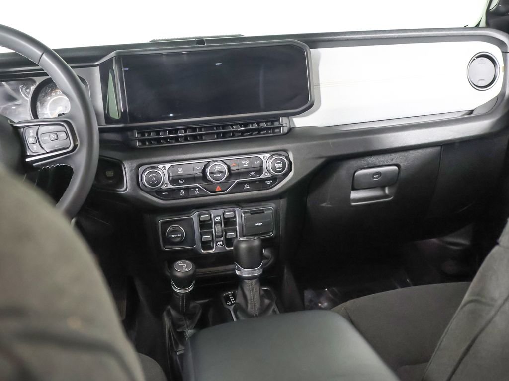 Used 2025 Black Jeep Sport S image 30