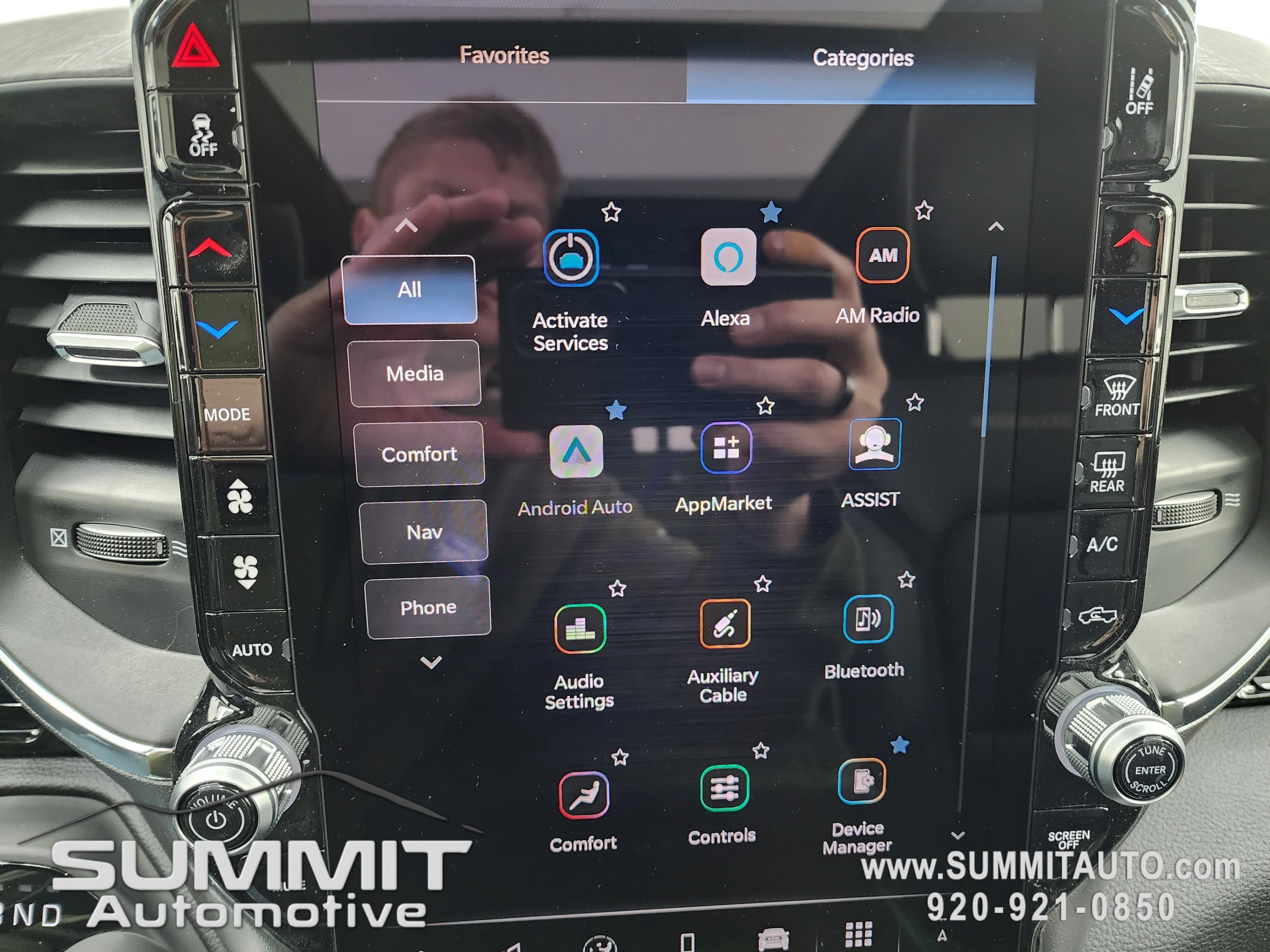 New 2026 Granite Crystal Metallic Clear-Coat Exterior Paint RAM Laramie image 58
