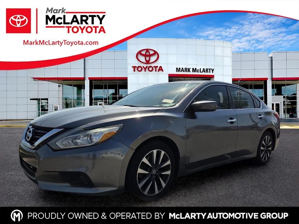 Used 2017 Gray Nissan 2.5 SV image 1