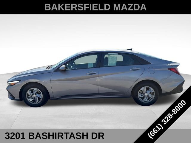Used 2024 Silver Hyundai SE image 2