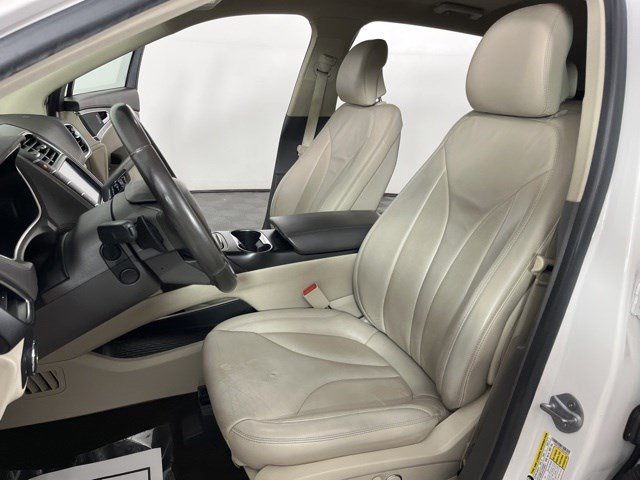 Used 2019 White Platinum Clearcoat Metallic Lincoln Select image 14