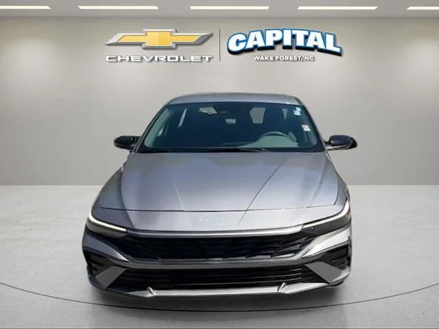 Used 2025 Gray Hyundai SEL Sport image 8