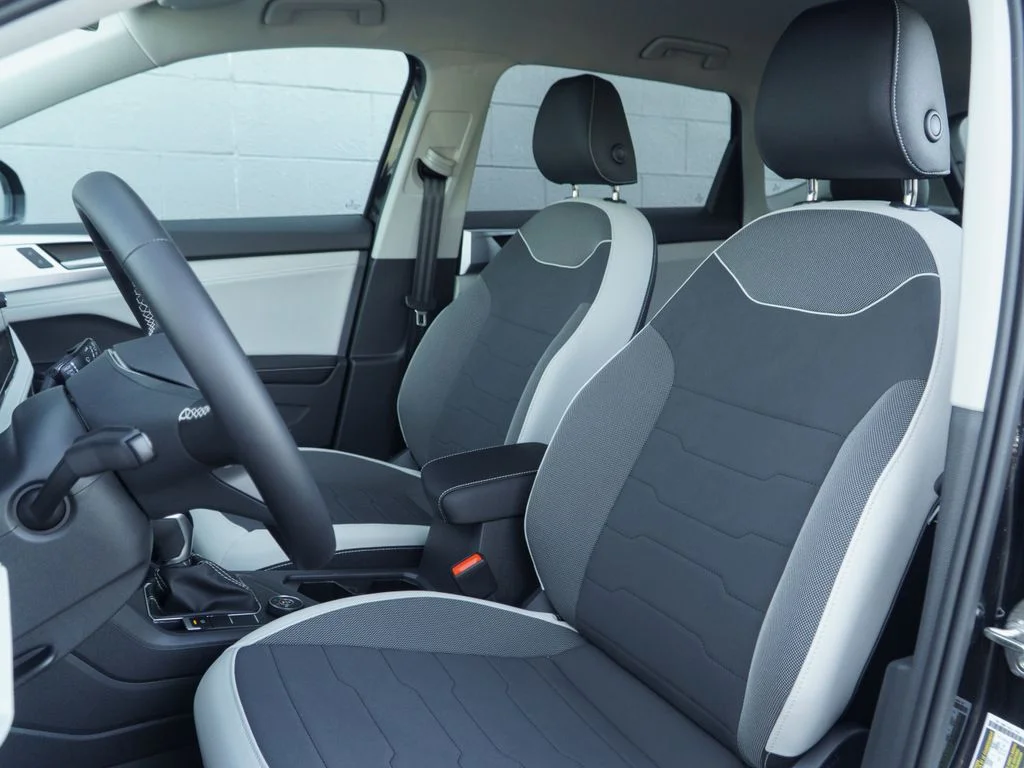 New 2026 Black Volkswagen 1.5T SE image 8