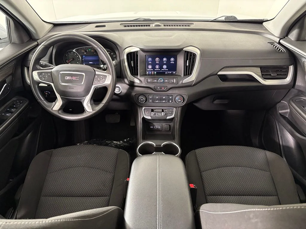 Used 2024 White GMC SLE image 31