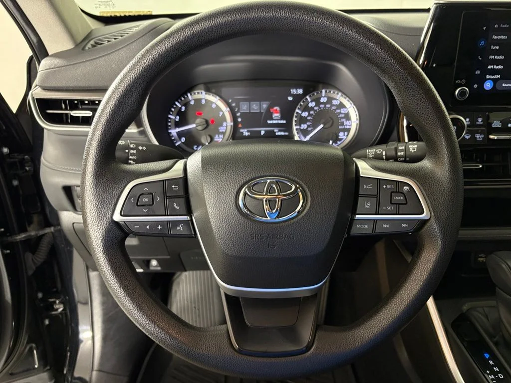 Used 2023 Black Toyota L image 19