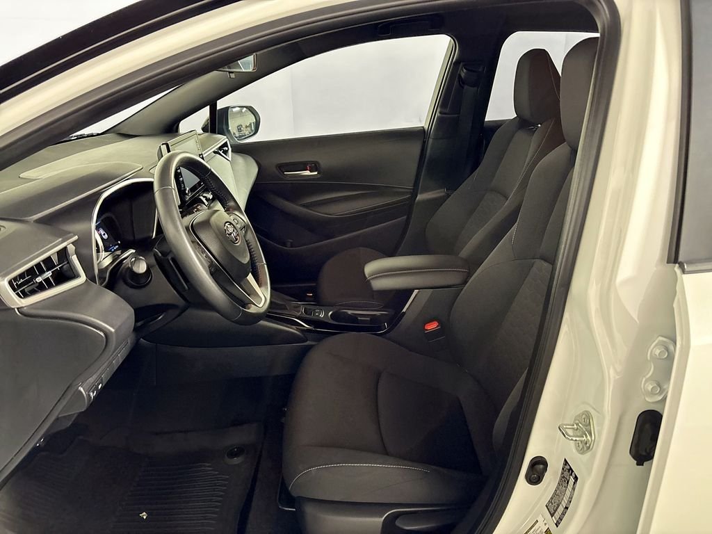 Used 2022 Midnight Black Metallic Toyota SE image 11