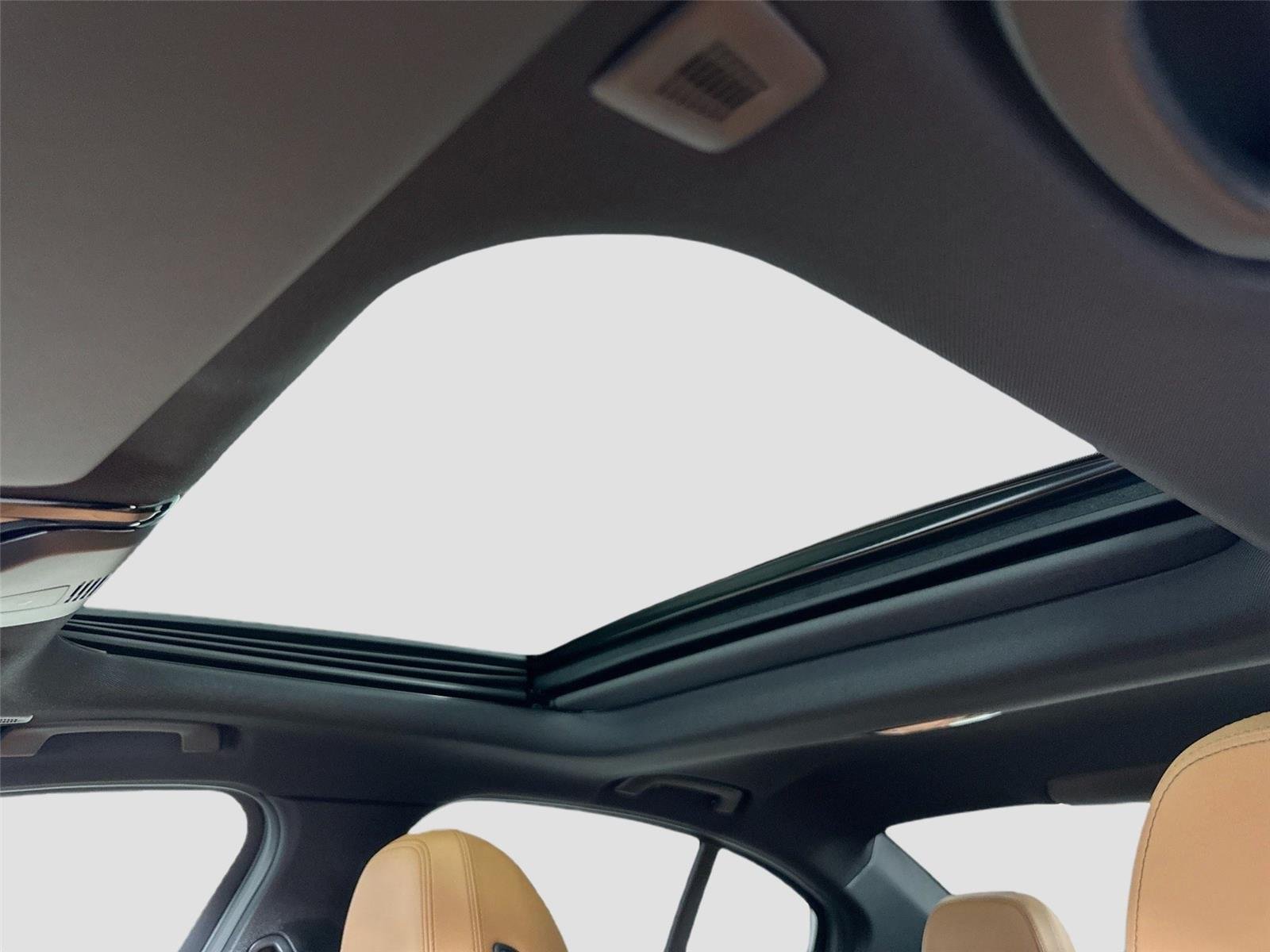 2025 BMW 3 Series 330i - Photo 40