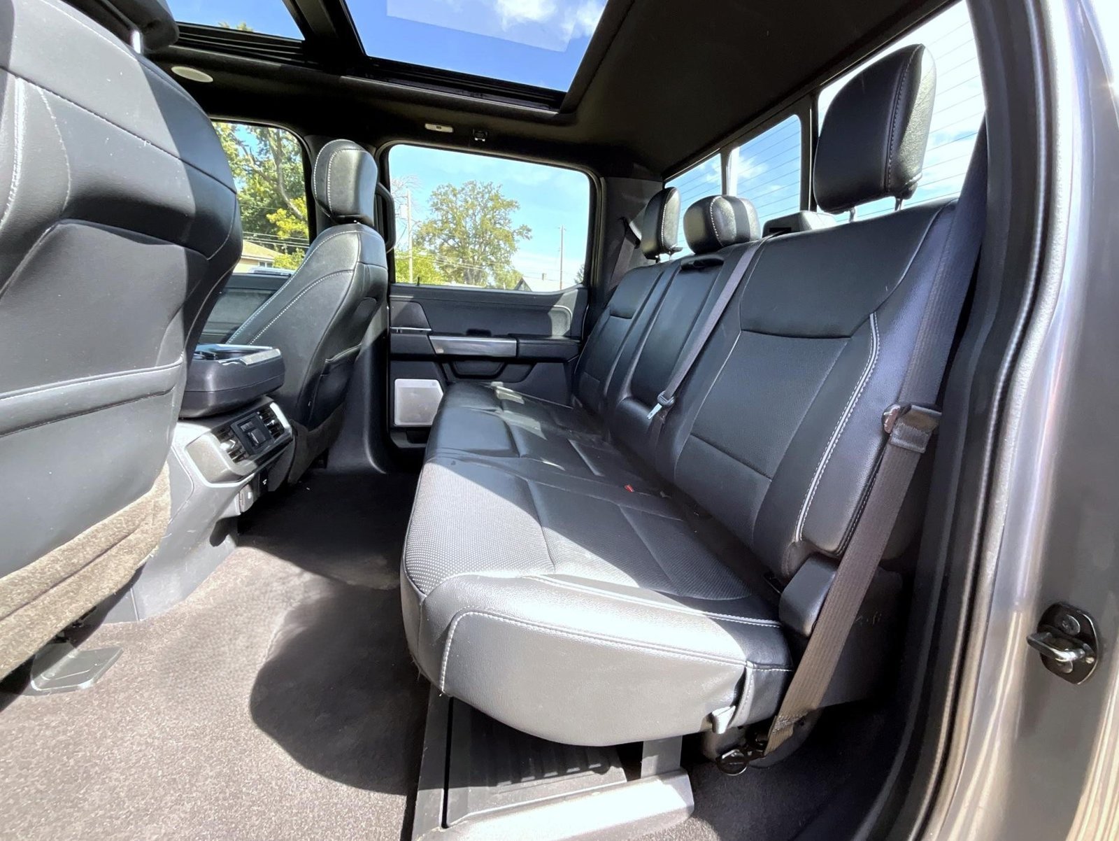 Used 2023 Gray Ford Lariat image 24