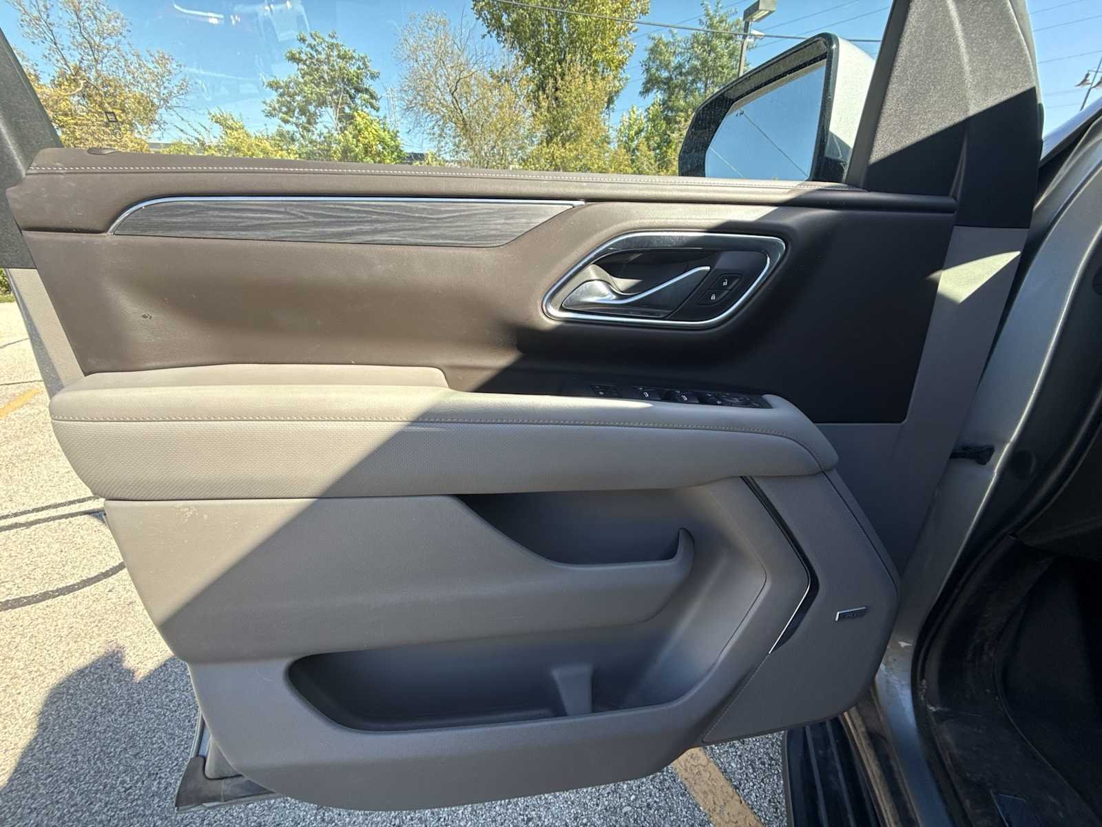 Certified Used 2024 Sterling Metallic GMC SLT image 22