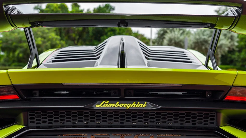 Used 2022 Verde Scandal Metallic Lamborghini Base image 40