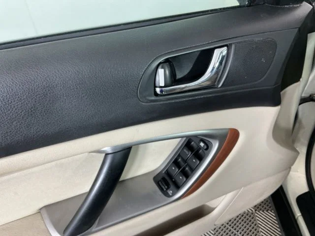 Used 2006 Champagne Gold Opal Subaru 2.5i image 12