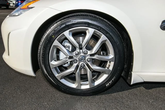 Used 2014 White Nissan Touring image 12