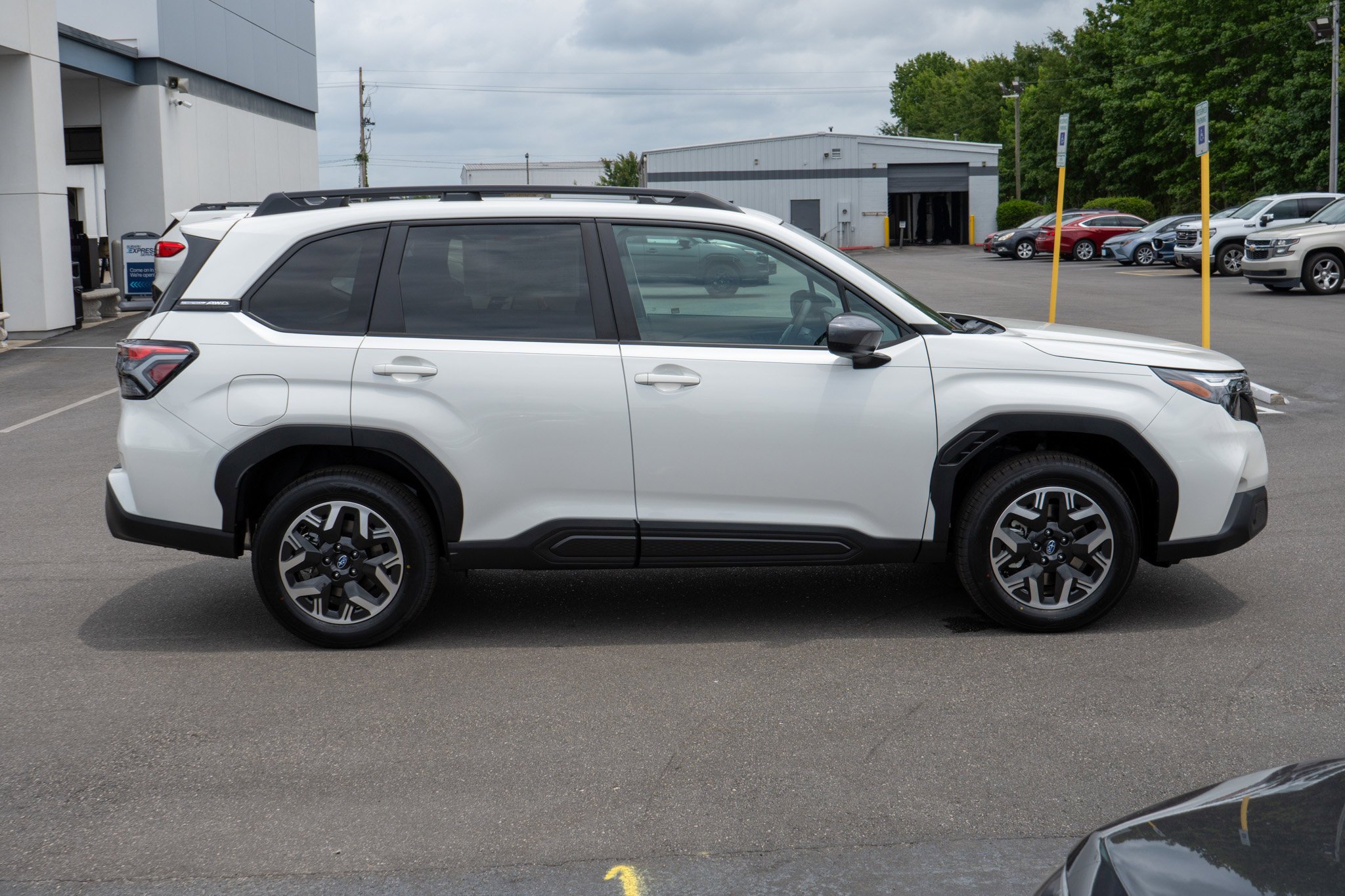 New 2026 CRYSTAL WHITE PEARL Subaru Premium image 2