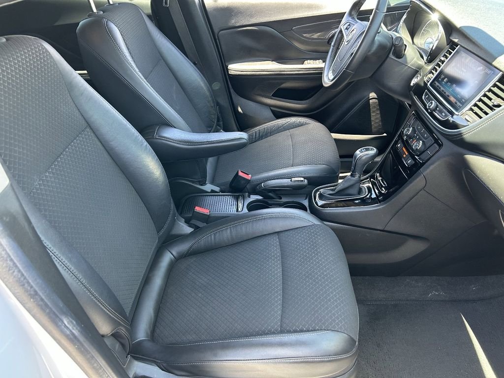 Used 2017 White Buick Preferred II image 11
