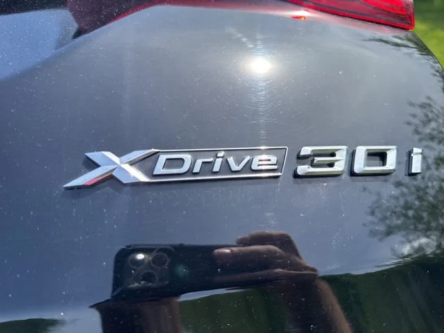 Used 2020 Black BMW xDrive30i image 29