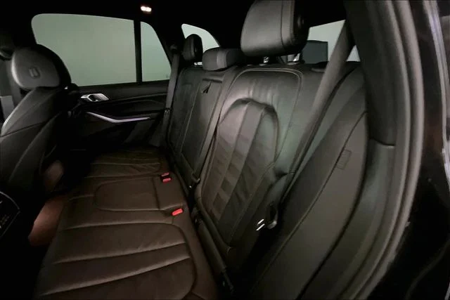 Used 2020 Black Sapphire Metallic BMW sDrive40i image 12