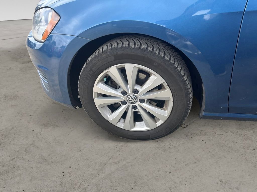 Used 2015 Blue Volkswagen TDI S 4-Door image 9