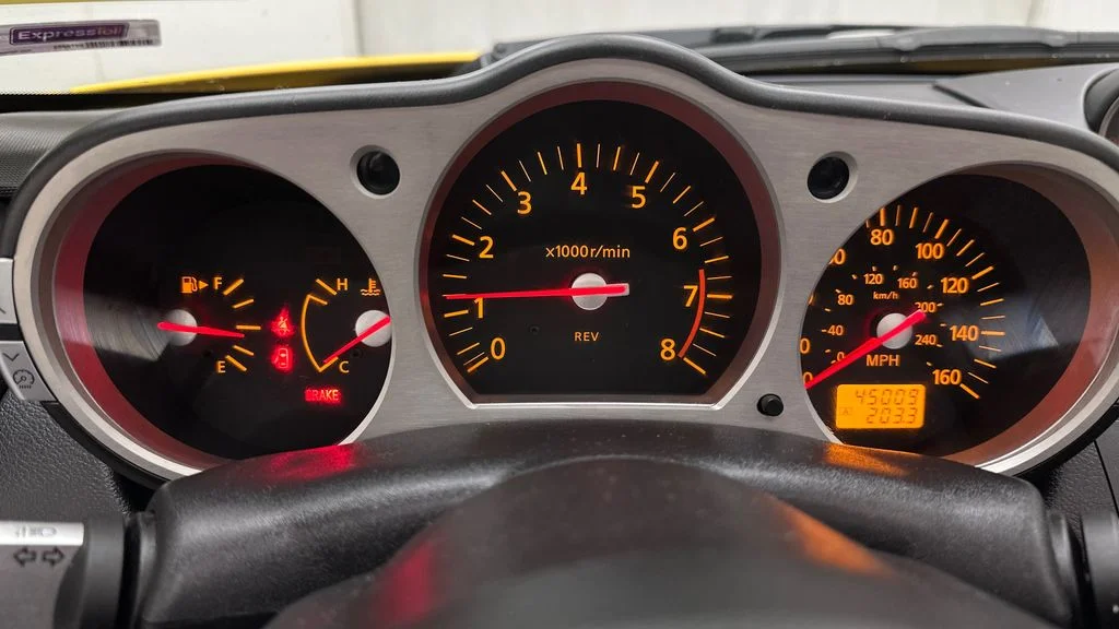 Used 2005 Yellow Nissan Touring image 17