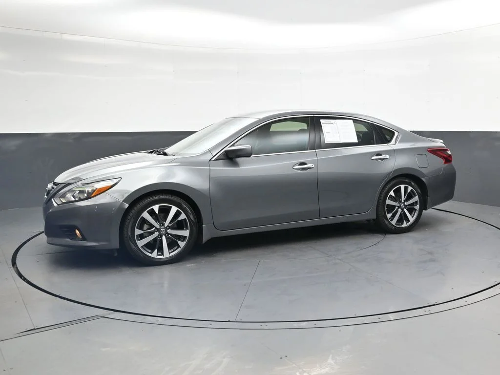 Used 2017 Gray Nissan 2.5 SR image 11