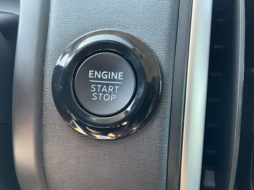 Used 2025 White Ford Active image 37