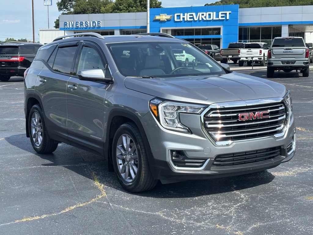 Used 2023 STERLING METALLIC GMC SLT image 4