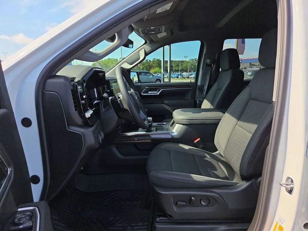 New 2026 Summit White Chevrolet LT image 11
