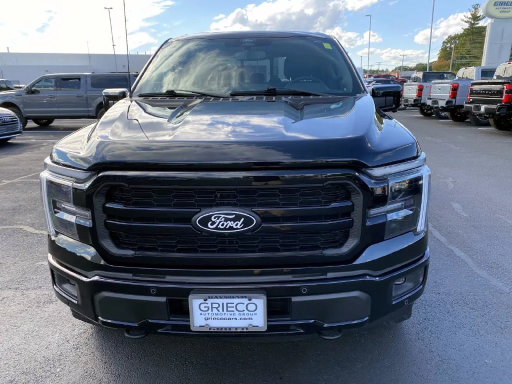 Used 2025 Black Metallic Ford Lariat image 10