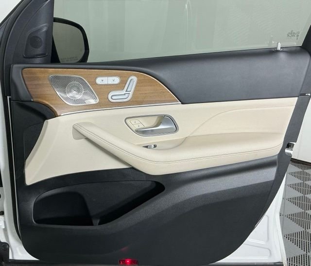 Used 2022 White Mercedes-Benz GLE 350 image 25